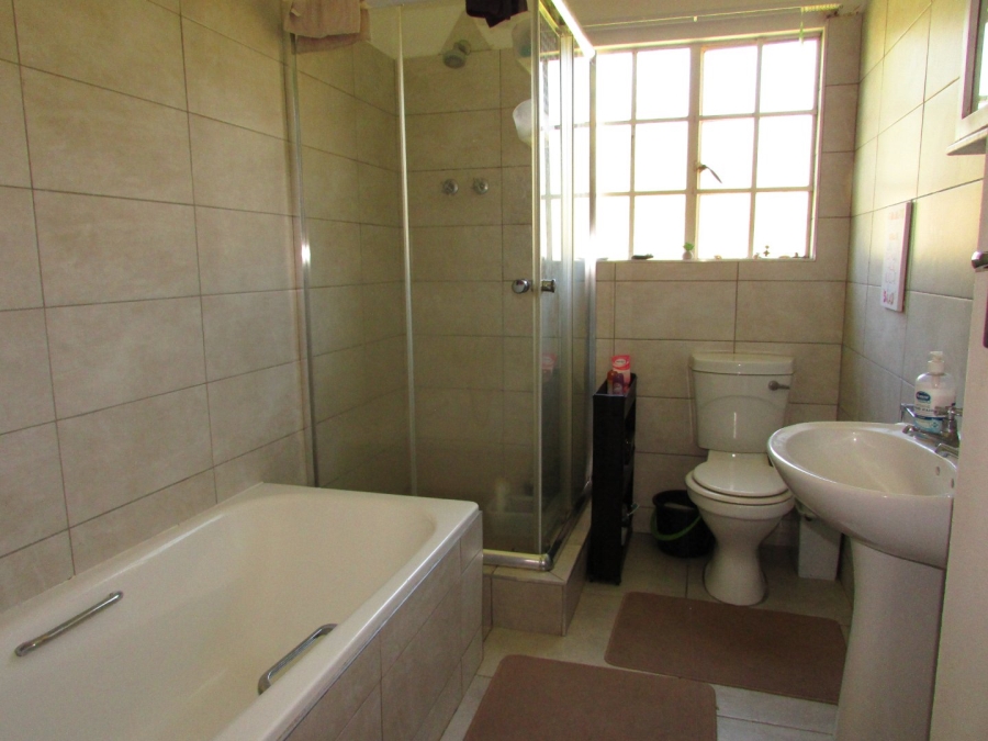 To Let Commercial Property for Rent in Sopieshoogte Sh Free State